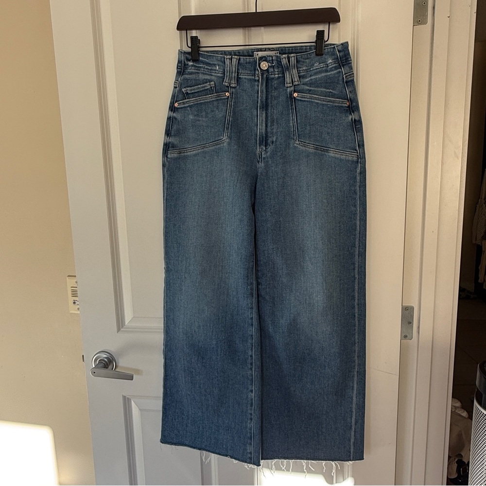 PAIGE JEANS, high rise cropped wide ankle, barely worn, light wash, pockets